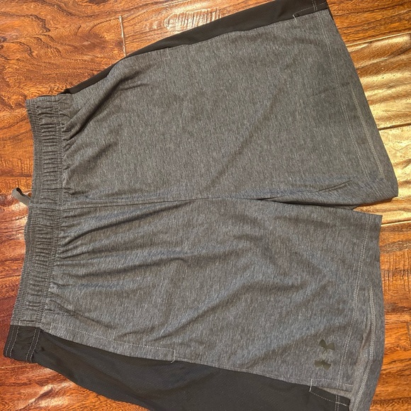 3 pairs of Men's Under Armour Athletic Shorts. Size Large - Picture 3 of 6